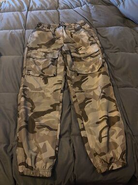 Forever 21 Beige and Olive Camo Cargo Pants